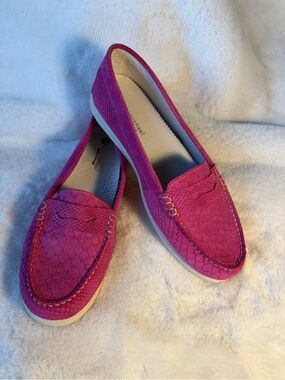 Eric Michael Fuchsia Slip-On Penny Loafers Size 10 (41)